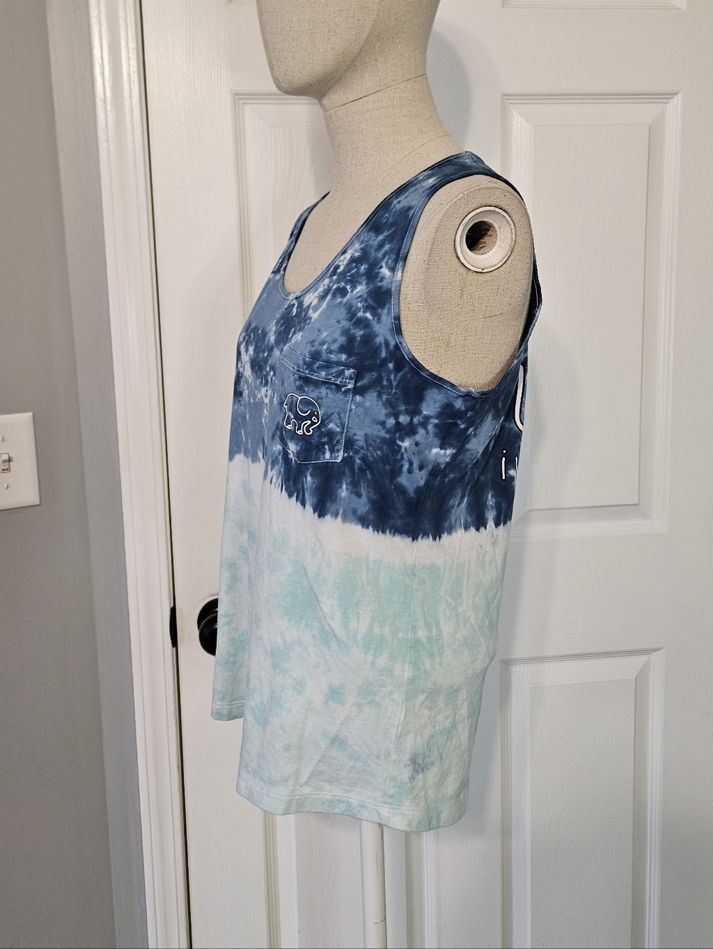 Ivory Ella Blue and Aqua Tie-Dye Pocket Tank - Picture 2 of 4